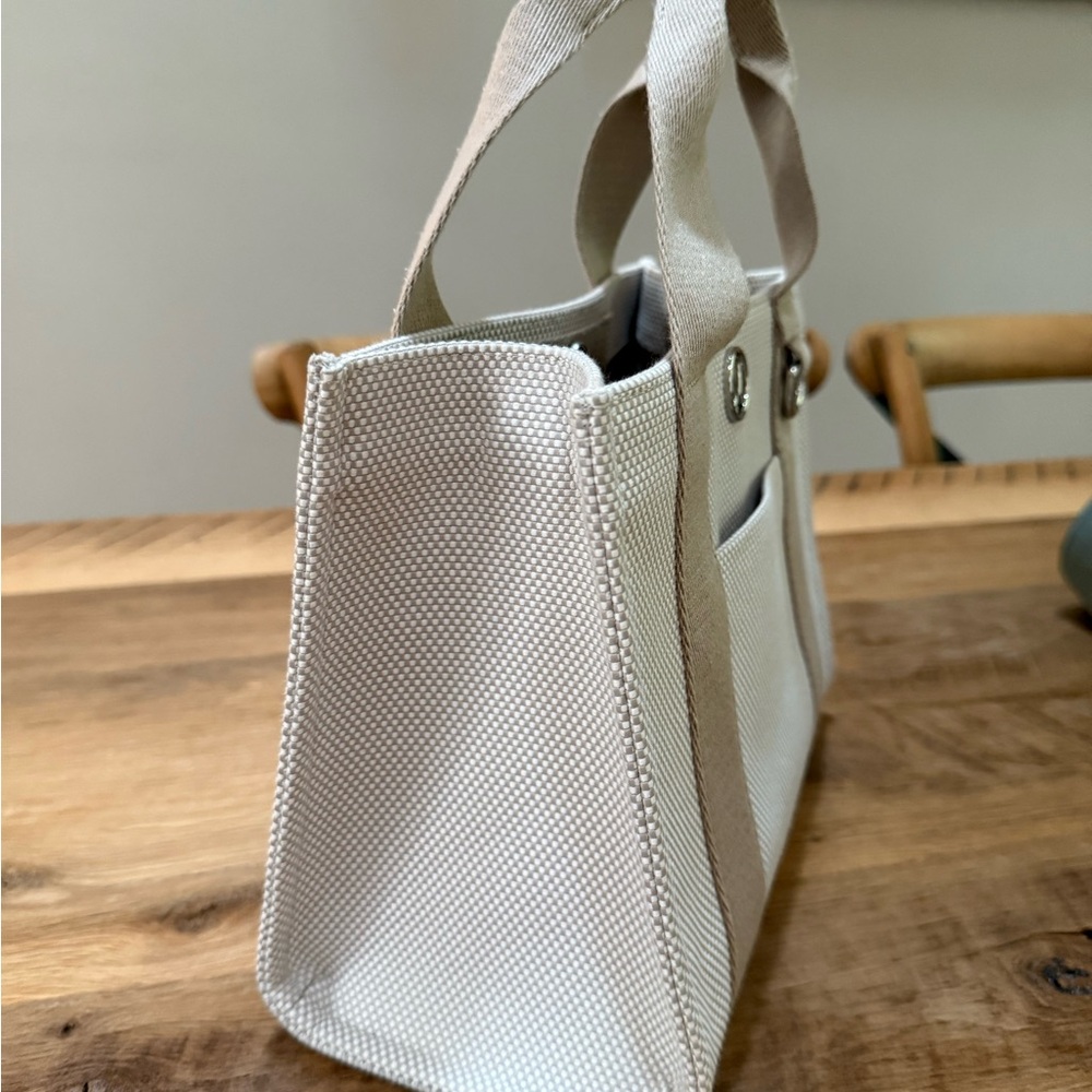 NWOT Lululemon Two-Tone Canvas Mini Tote Bag 4.5L - Picture 4 of 10